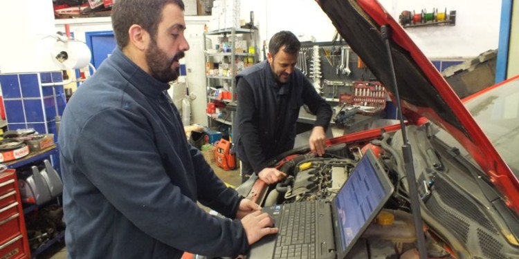 Vehículo en Servicios Taller Mecánico en Huelva, Espamóvil